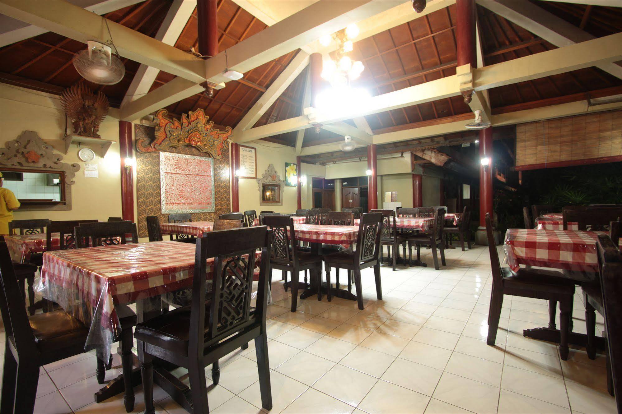 Hotel Bakung Sari 3*